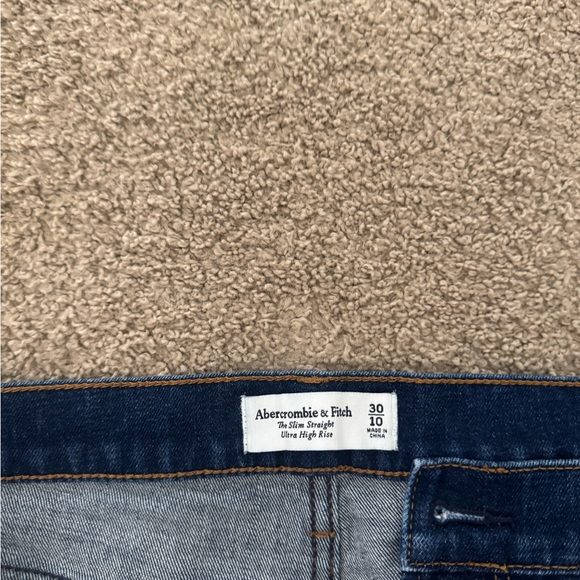 Abercrombie & Fitch Women's Dark Blue Straight Jeans - Picture 2 of 2